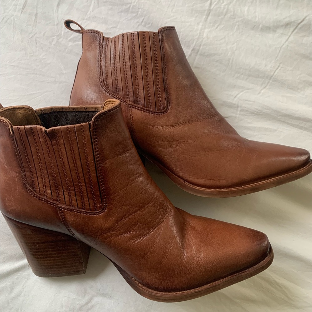 Chinese laundry booties light brown leather size 8.5